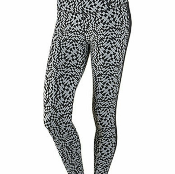 NWT Nike legendary tight fit tights - Picture 1 of 4