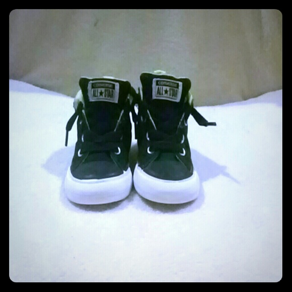 Converse - Picture 1 of 4