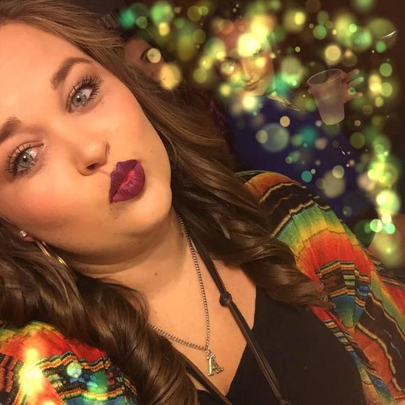 Meet your Posher, Audrey - Picture 1 of 1