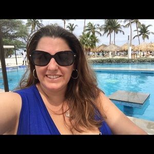 Meet your Posher, Christine