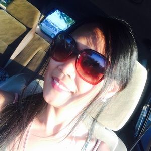 Meet your Posher, Corazon