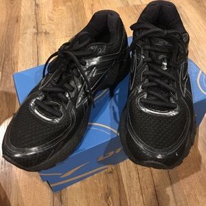 Brooks adrenaline GTS 16
