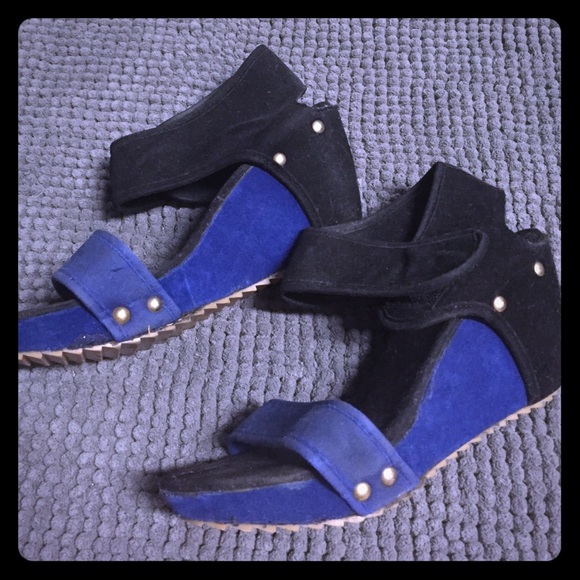 Blue & black wedges sandals shoes SZ 6