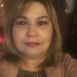 Meet your Posher, Adela