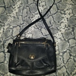 BLACK PLEATHER PURSE