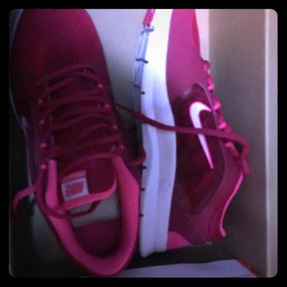 Women's Nike freerun