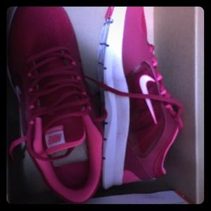 Women's Nike freerun