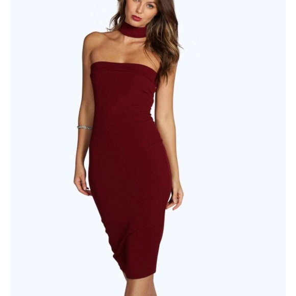 strapless dress with choker