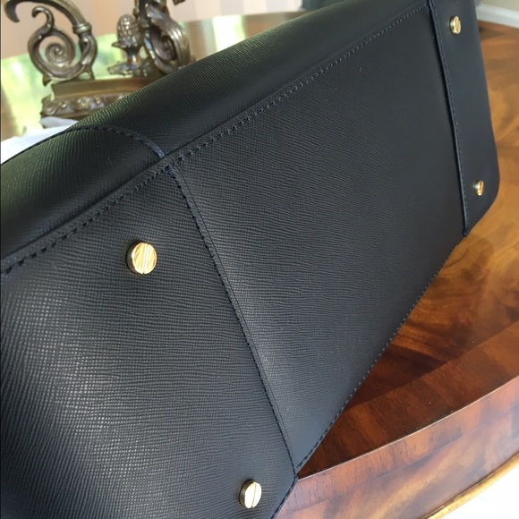 NWT Tory Burch 'Large Robinson' Zip Tote (RP $575) - Picture 3 of 4