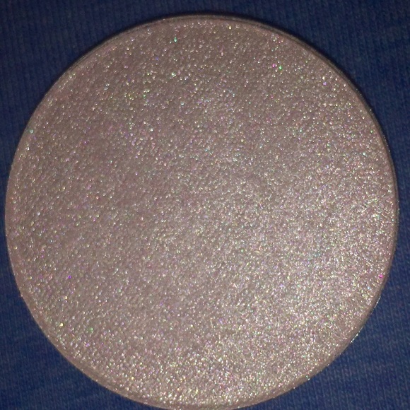 Pink highlighter pan size medium