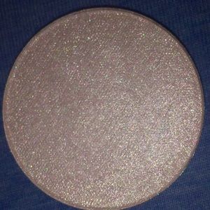 Pink highlighter pan size medium