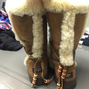 Women's UGG boot size 7