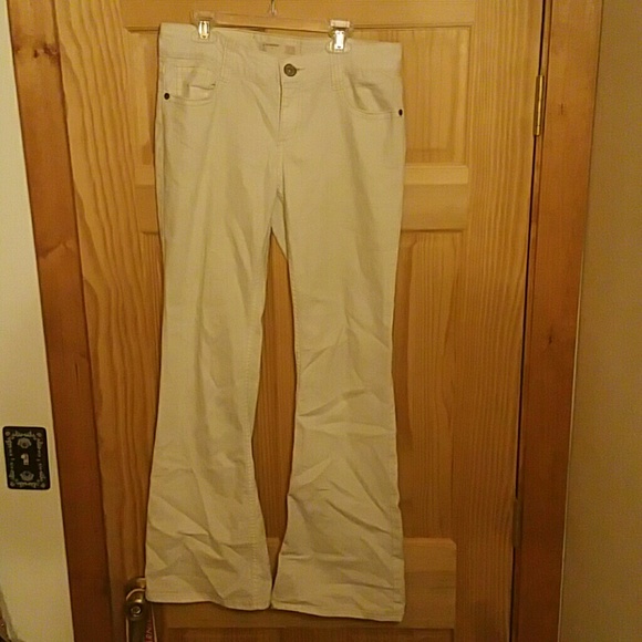 No boundaries size 9 white pants