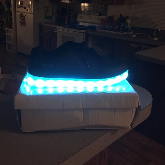 Electric styles  tennis shoes