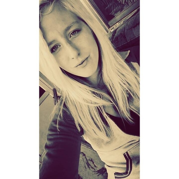 Meet your Posher, Sistine - Picture 1 of 1