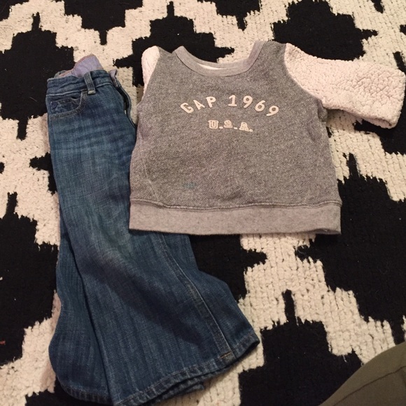 Bundle gap sweatshirt and gap jeans
