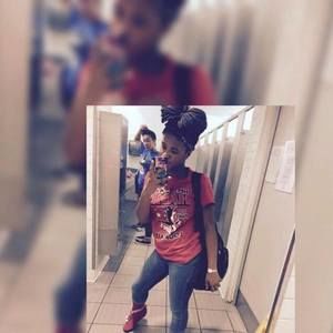 Meet your Posher, Niya