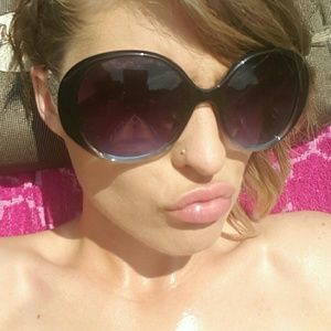 Meet your Posher, Taletha