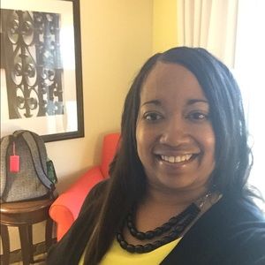 Meet your Posher, Lonna