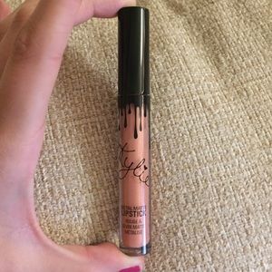 Kylie Metallic 'Heir' Matte Lipstick