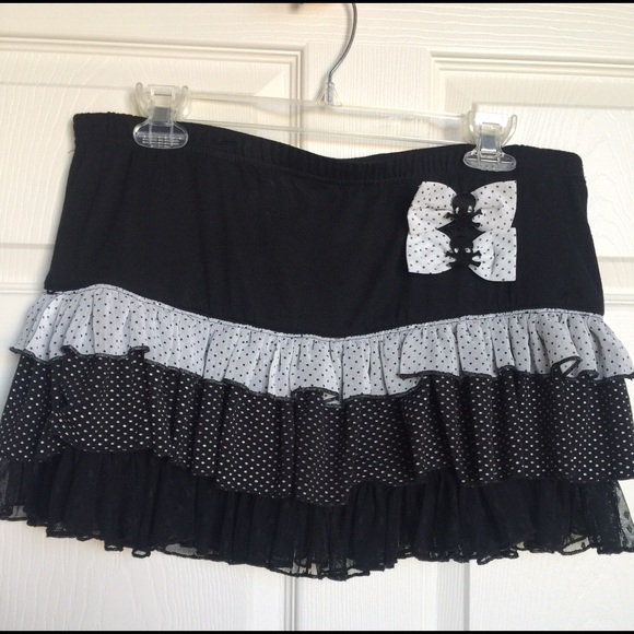 Black Hot Topic Ruffle Skirt