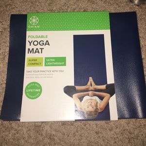 Gaiam foldable yoga mat