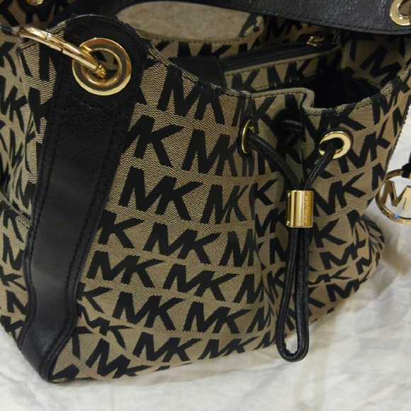 SOLD***********Michael Kors Ludlow - Picture 4 of 4
