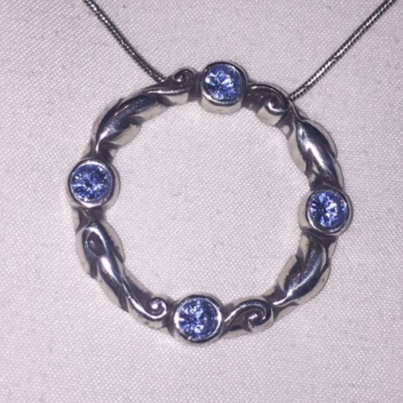 Brighton pendant with Blue gem stones