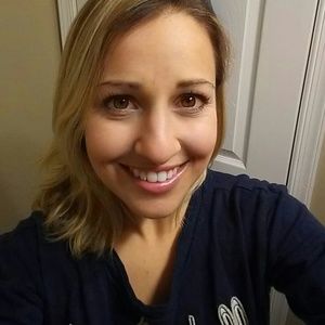 Meet your Posher, Lara