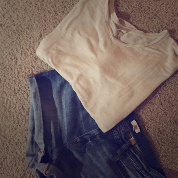 Tresics v neck knit top