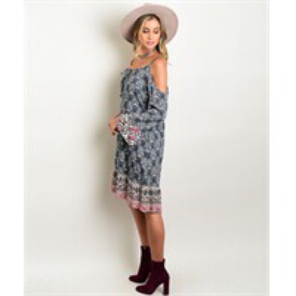 Last One! Cold shoulder Dress - Picture 2 of 4