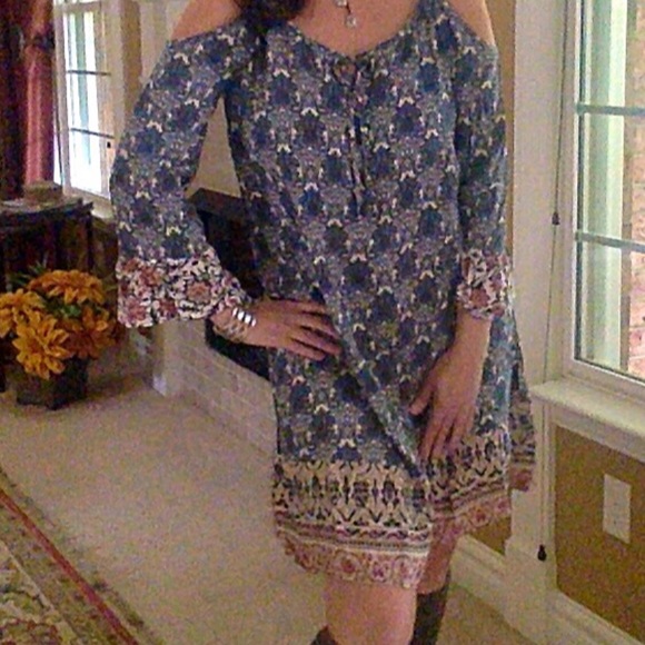 Last One! Cold shoulder Dress - Picture 4 of 4