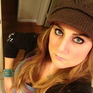 Meet your Posher, Danielle