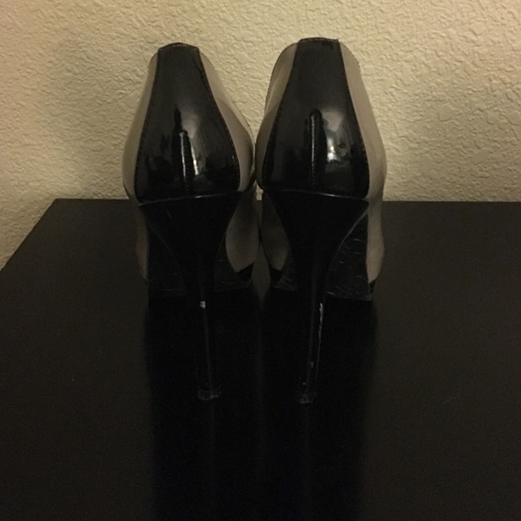 BCBG heels - Picture 3 of 3