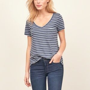 Easy V-neck Pocket Tee