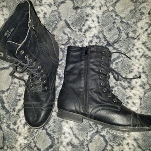 LACE UP BOOTS