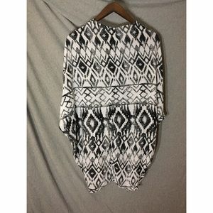 Monochromatic Kimono