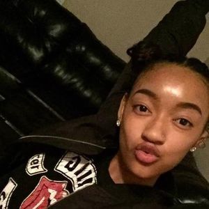 Meet your Posher, Ebony