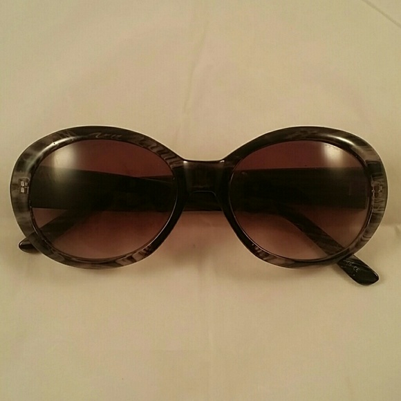Liz Claiborne sunglasses