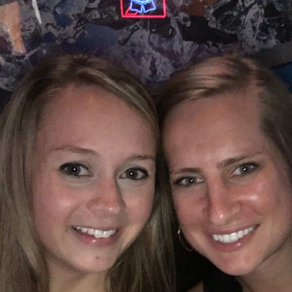 Meet your Posher, Stephanie - Picture 1 of 1