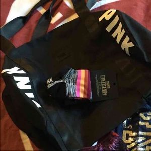 LOWEST 🔥 VS Pink duffle bag BNWT