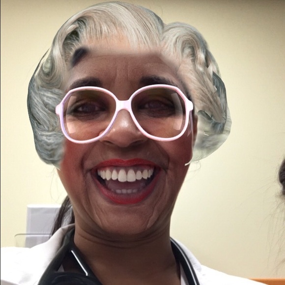 Meet your Posher, Laura. - Picture 2 of 4