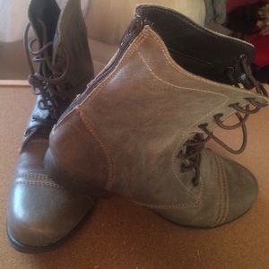 Steve Madden Gray combat boots
