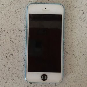 iPod touch 5 in blue.