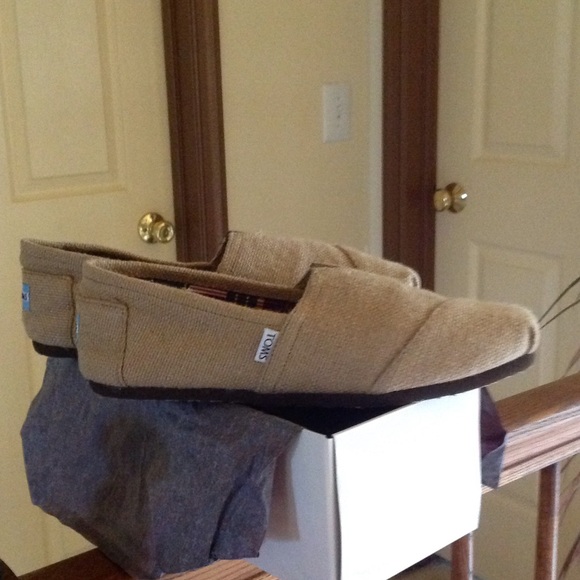 Toms burlap natural color shoes size 10.5.