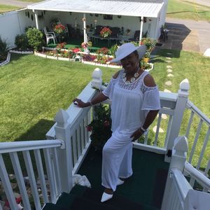 Meet your Posher, Linda