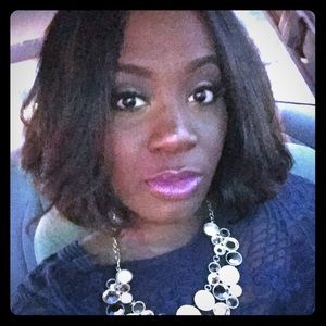 Meet your Posher, Adeola