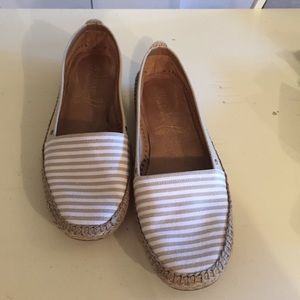 Aerosoles stitchNturn flats size 7 1/2