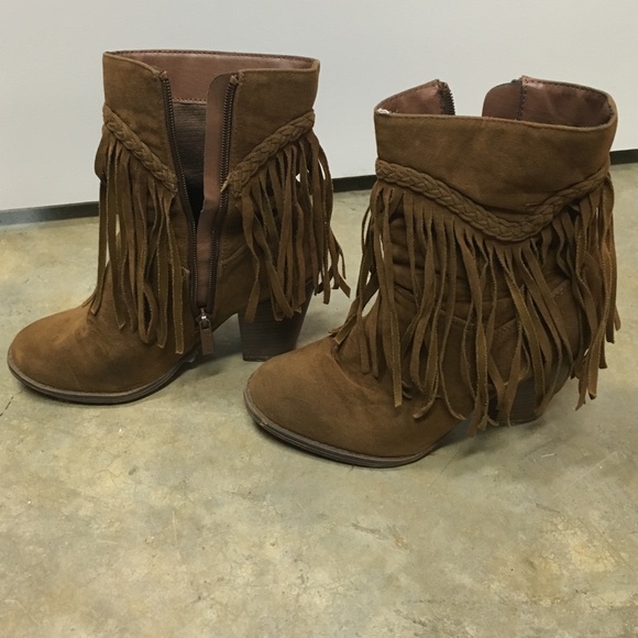 Brown breckelle mid-calf fringe boots