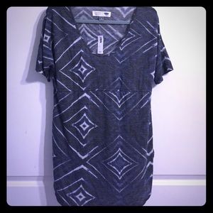 Maternity sheer tee NWT